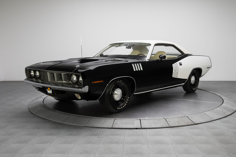 1971 Plymouth Cuda'  1971-Plymouth-Cuda_259822_low_res