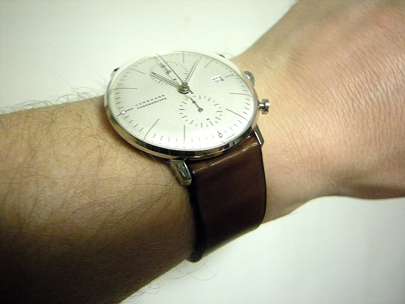 junghans - Montre Junghans MAXBILLstrap01Wristshot01