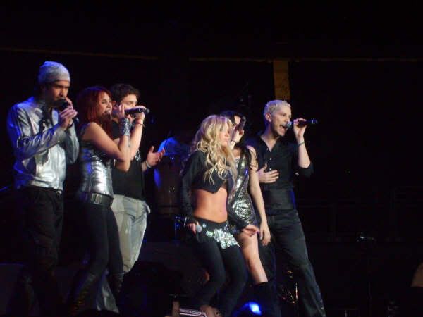 **Galerie oficiala cu RBD in concerte** 057