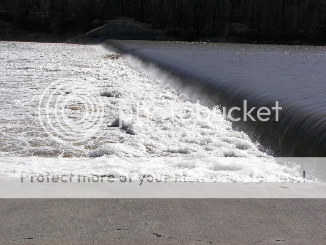 Upated Flood Pictures From The Maumee River and Fishing Spot 022-1