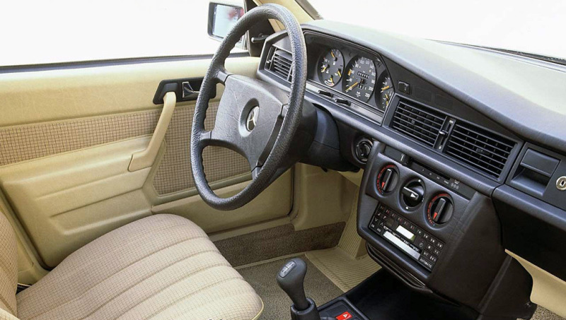 (W201): Fotos diversas  Mercedes-benz_190e_8