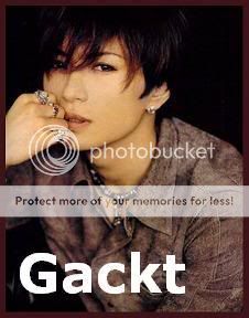 Sexy guy walking across the street! GACKt