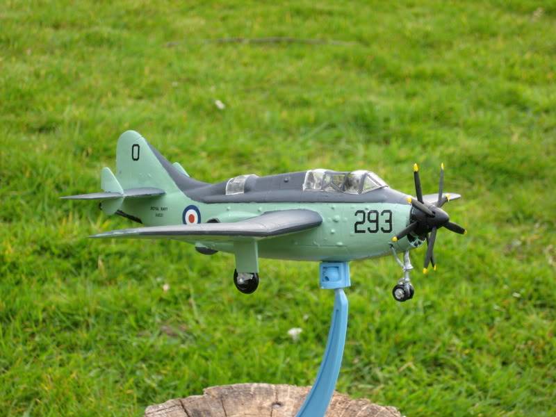 Fairey Gannet-Frog 1/72 (VINTAGE) IMG_1068