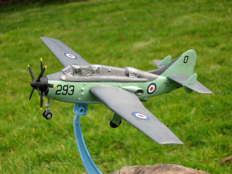 Fairey Gannet-Frog 1/72 (VINTAGE) IMG_1069