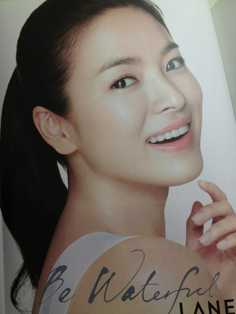  Song Hye Kyo  A9l5AP_CYAAaNkVjpglarge