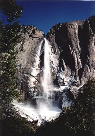 Waterfall Paradise P28095-Mt_Whitney-Yosemite_Valley