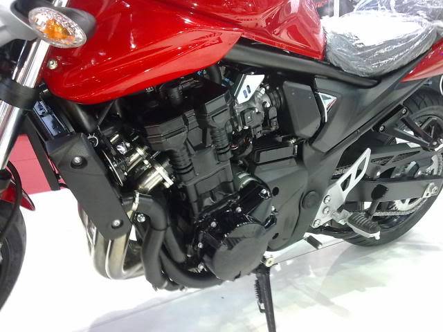 A nova Bandit já está disponível no site da suzuki 06102010493