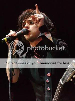 Fotografii cu Billie Joe WbGREENDAY_narrowweb__300x4050