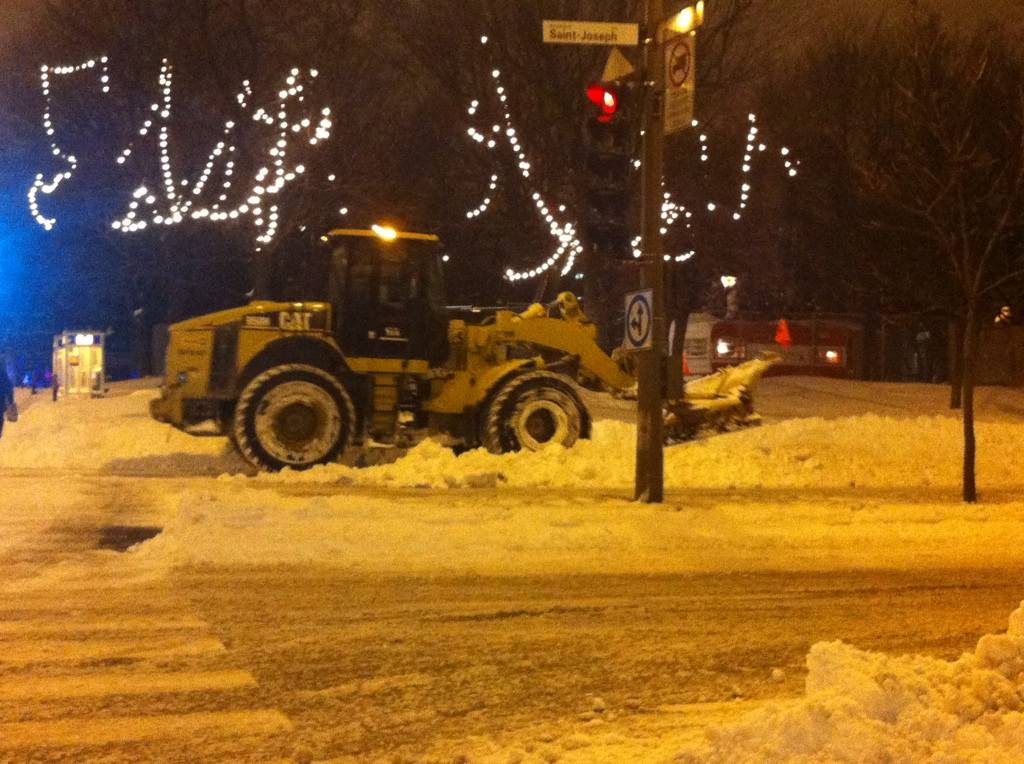 Le Mont Royal...et première grosse tempête: qq photos C818D0CD-6100-4B23-9956-17B282120600-309-0000006336536158