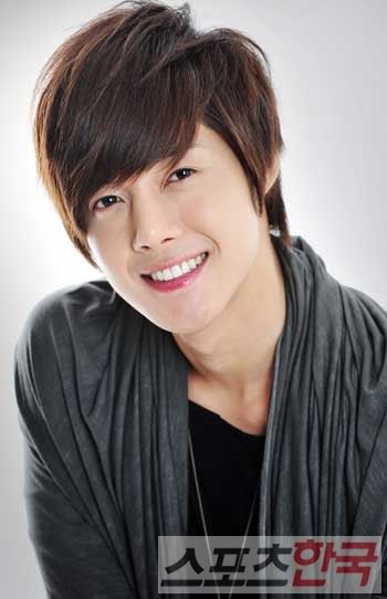 SS501′s leader Kim Hyun-joong asserted that “SS501 did not disband”. Hjl_1118
