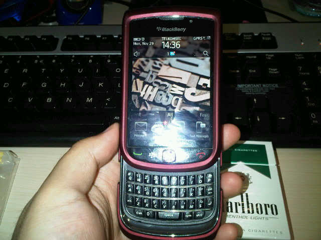 Blackberry 9800 AKA Torch IMG00241-20101129-1436