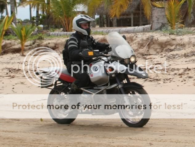 Can short riders enjoy the BMW R1200GSA? Pieter