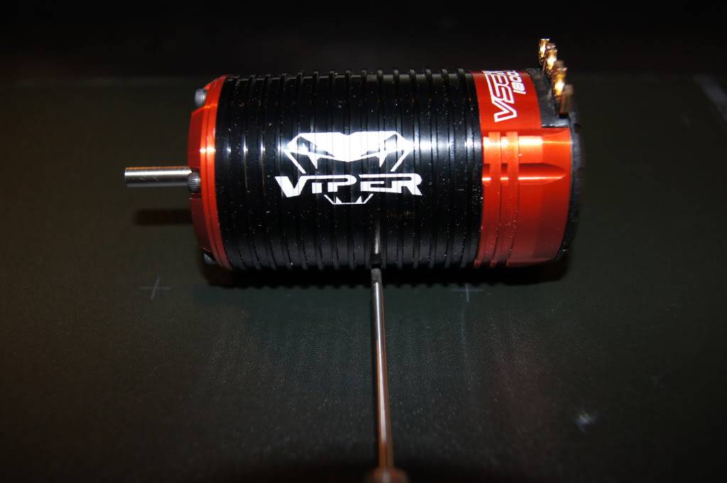 Viper R/C 1800kv Nude shots with dirty hand  DSC07581