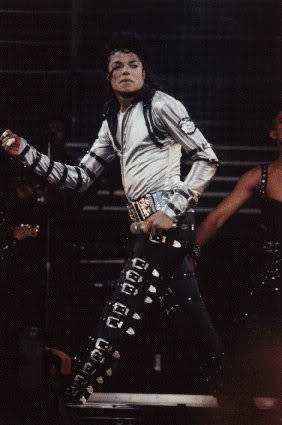 Pictures of MJ - Page 7 Livebad8