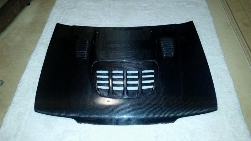 carbon fibre bonnet turned up today  Bonnet2_zps613d457c