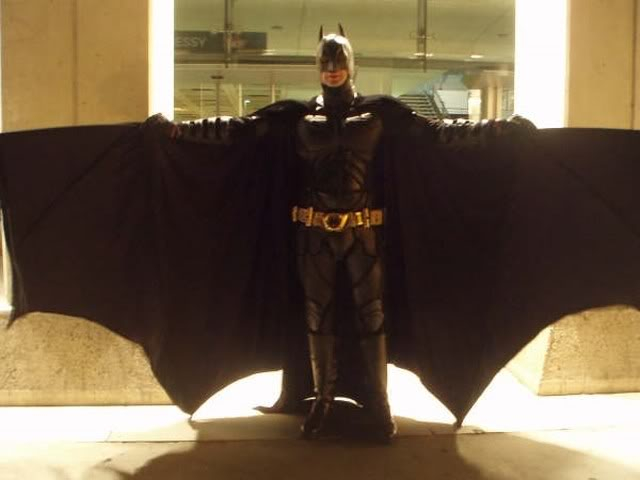 costume BATMAN TDK, fini juste a temps pour l'imax le 13 08 P8140794640x480a