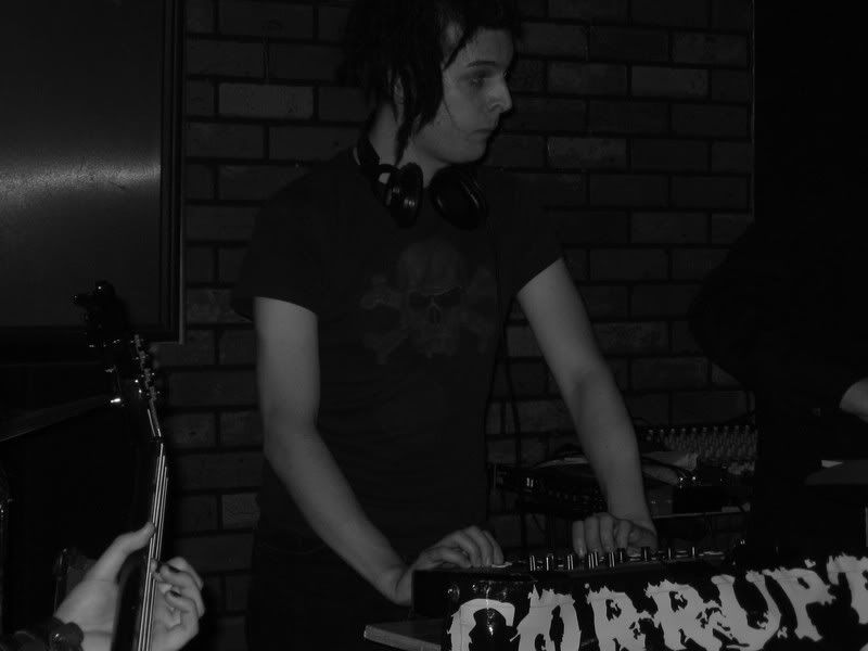 Corrupted Suburbs - Live @ bar Le Transit - Chicoutimi ! 10septembre051