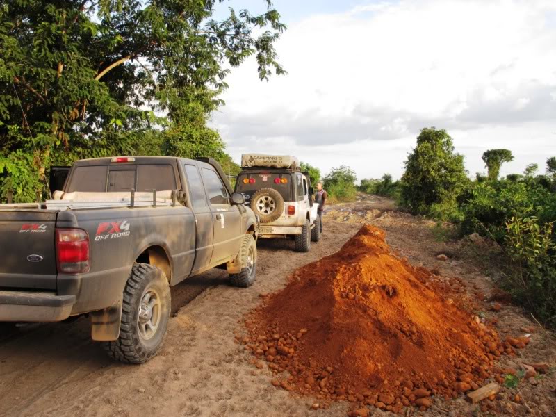 Rodovia Transpantaneira - Pantanal - Brasil Comboio2