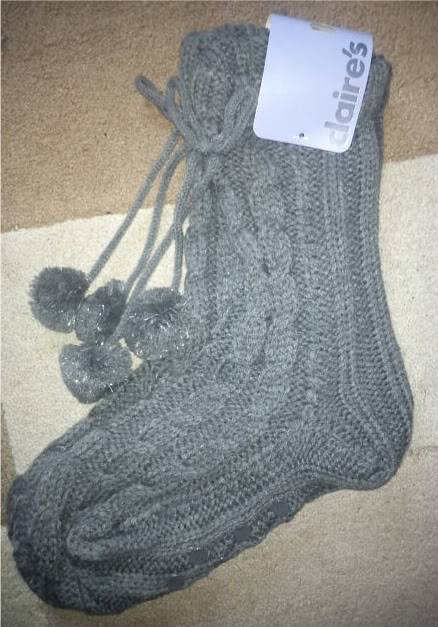 Item 23 - Grey Slouch Socks 012