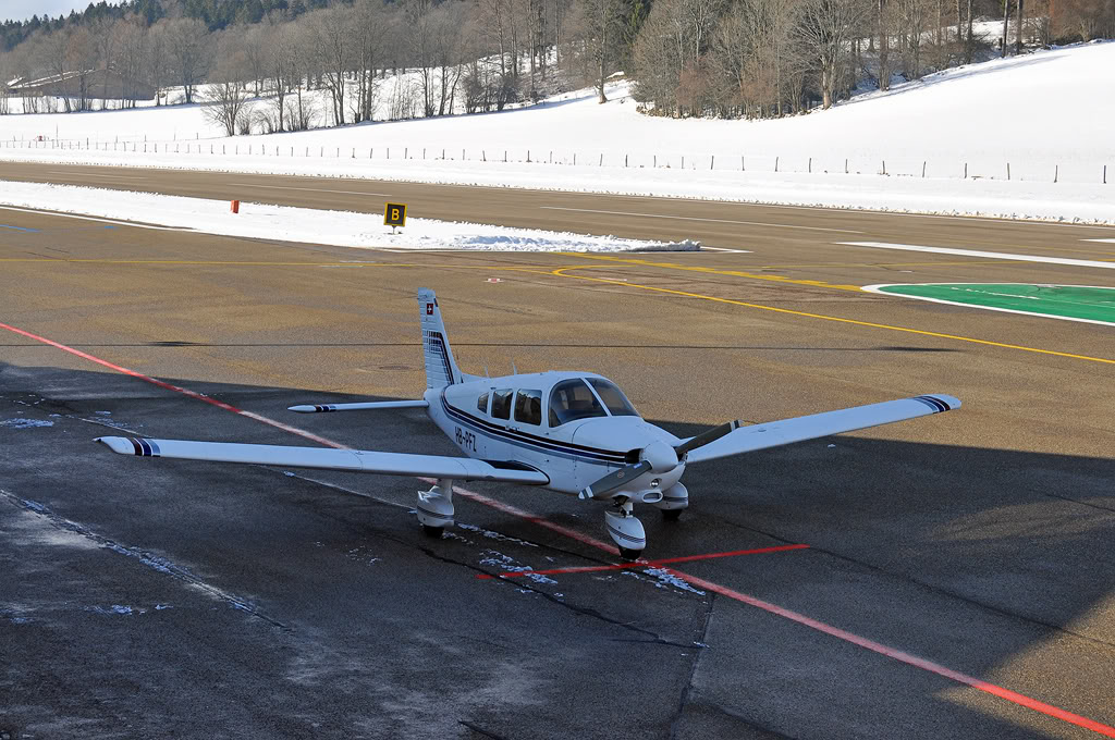 Les Eplatures - LSGC - Switzerland HB-PFZ