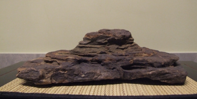 Desert mountain stone Suiseki1