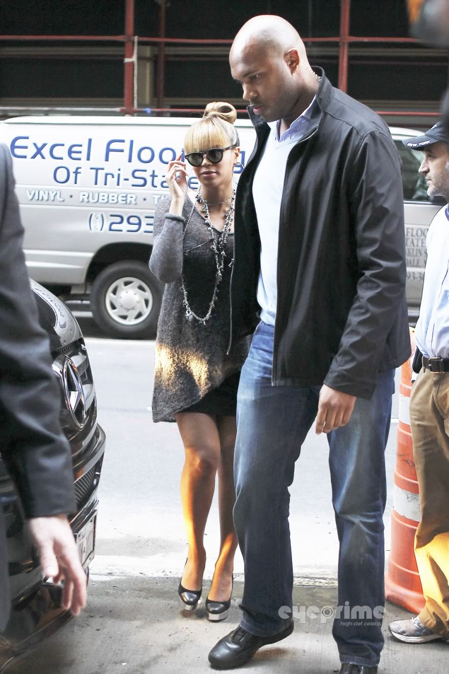 Beyoncé > Apariciones en público < Candids >  - Página 39 Beyonce_eyeprime_285-881x1321