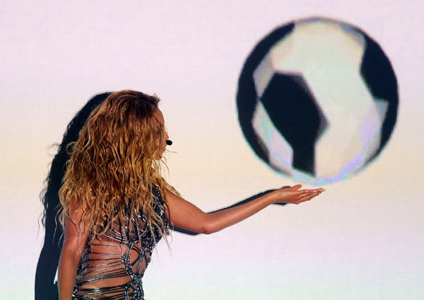 Billboard Music Awards 2011 >> Billboard Milennium Award: Beyoncé (1ª PÁG ACT.) 64863977cheleny522201193802PM
