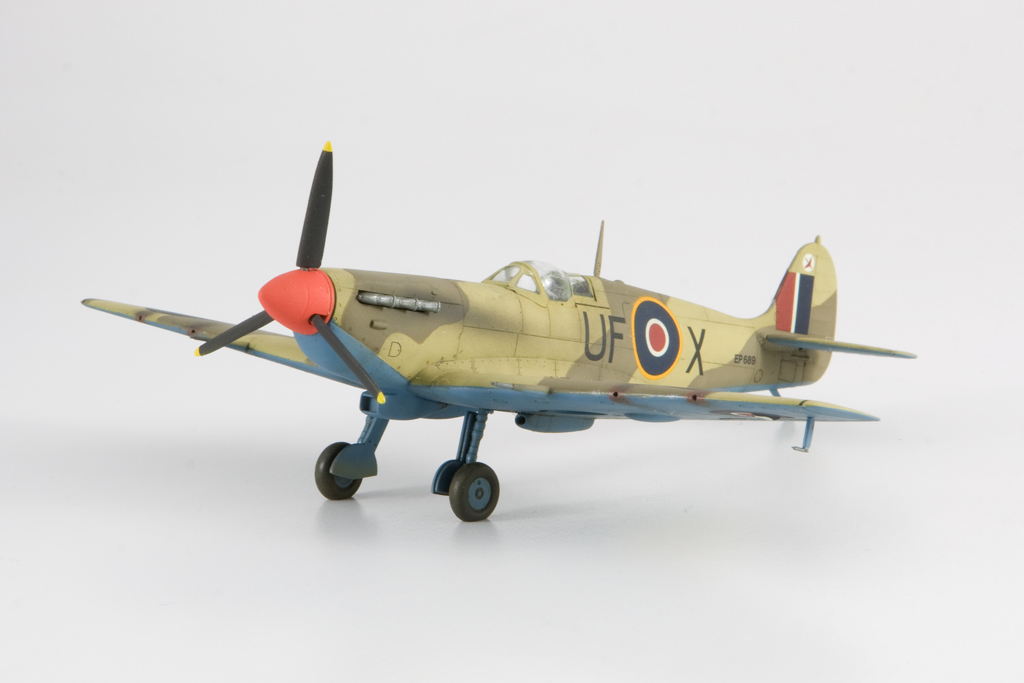 Desert Spitfire- 1/72 Tamiya Mk Vb IMG_8171