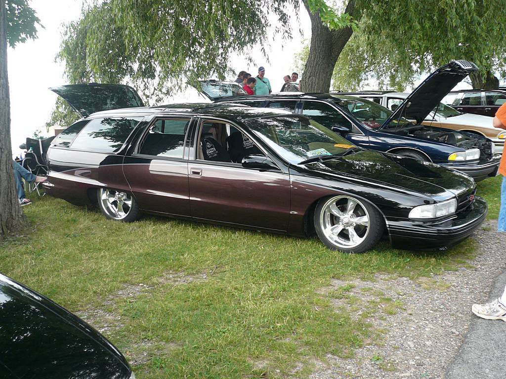 1995 Buick Roadmaster Wagon Custom CarShow10