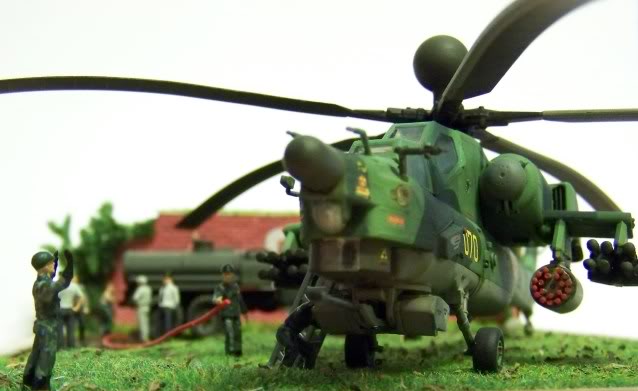 MIL MI 28 im M 1/72 100_6922