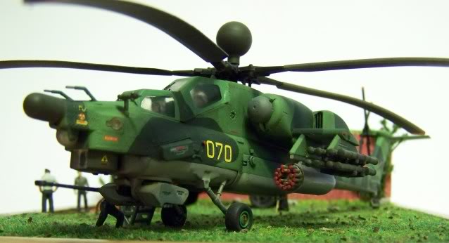 MIL MI 28 im M 1/72 100_6923