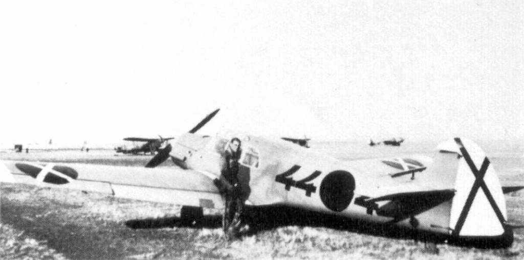 Messerschtmitt Bf108 Taifun - Legion Condor - Eduard 1/48 Bf108Spainnr44-4sarfotoMonogramClos