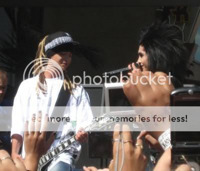 Tokio Hotel Perfoming pics Normal_HotTopicPerformance_09062-3