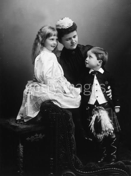 Reina Victoria - Página 9 Helen1890withchildren