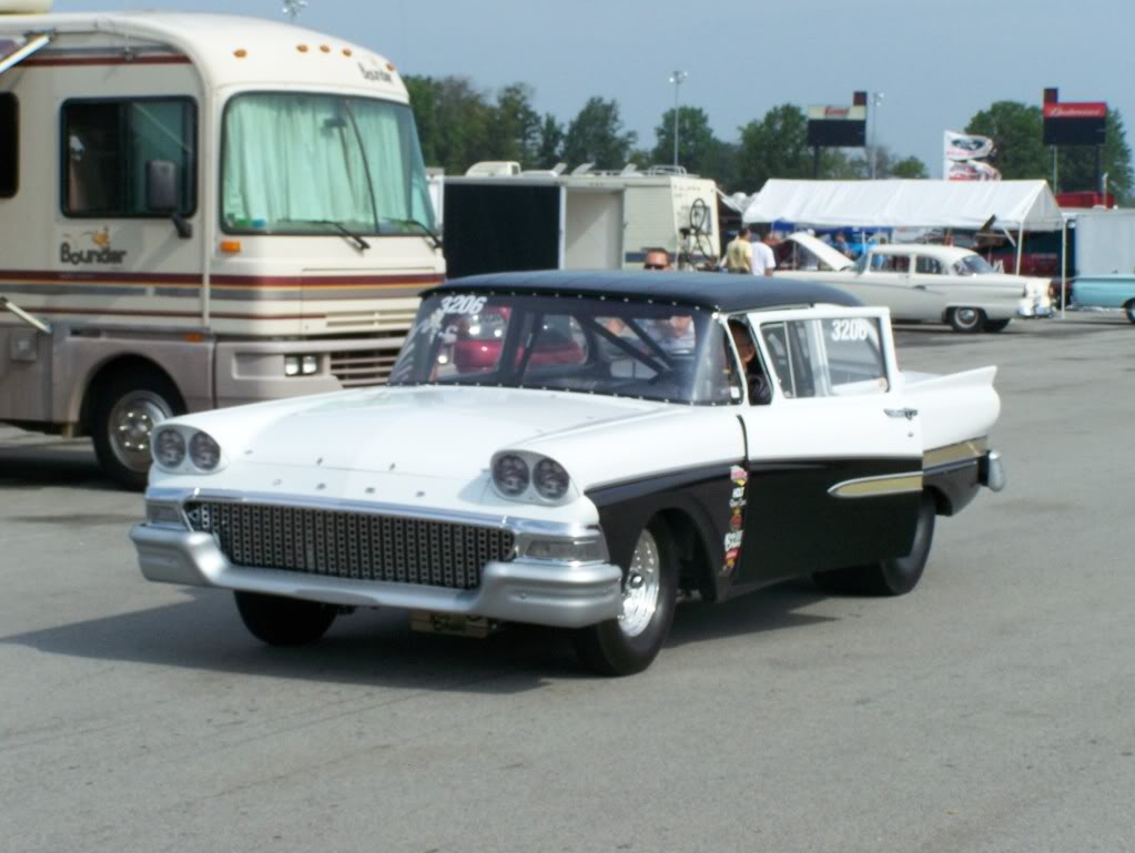 SOHC's are alive and doing well. And other uninique cars at Norwalk 100_1527