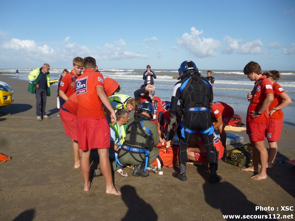 Exercice secours côtiers à Blankenberge (aout 2014 + photos) Zee2014%2019