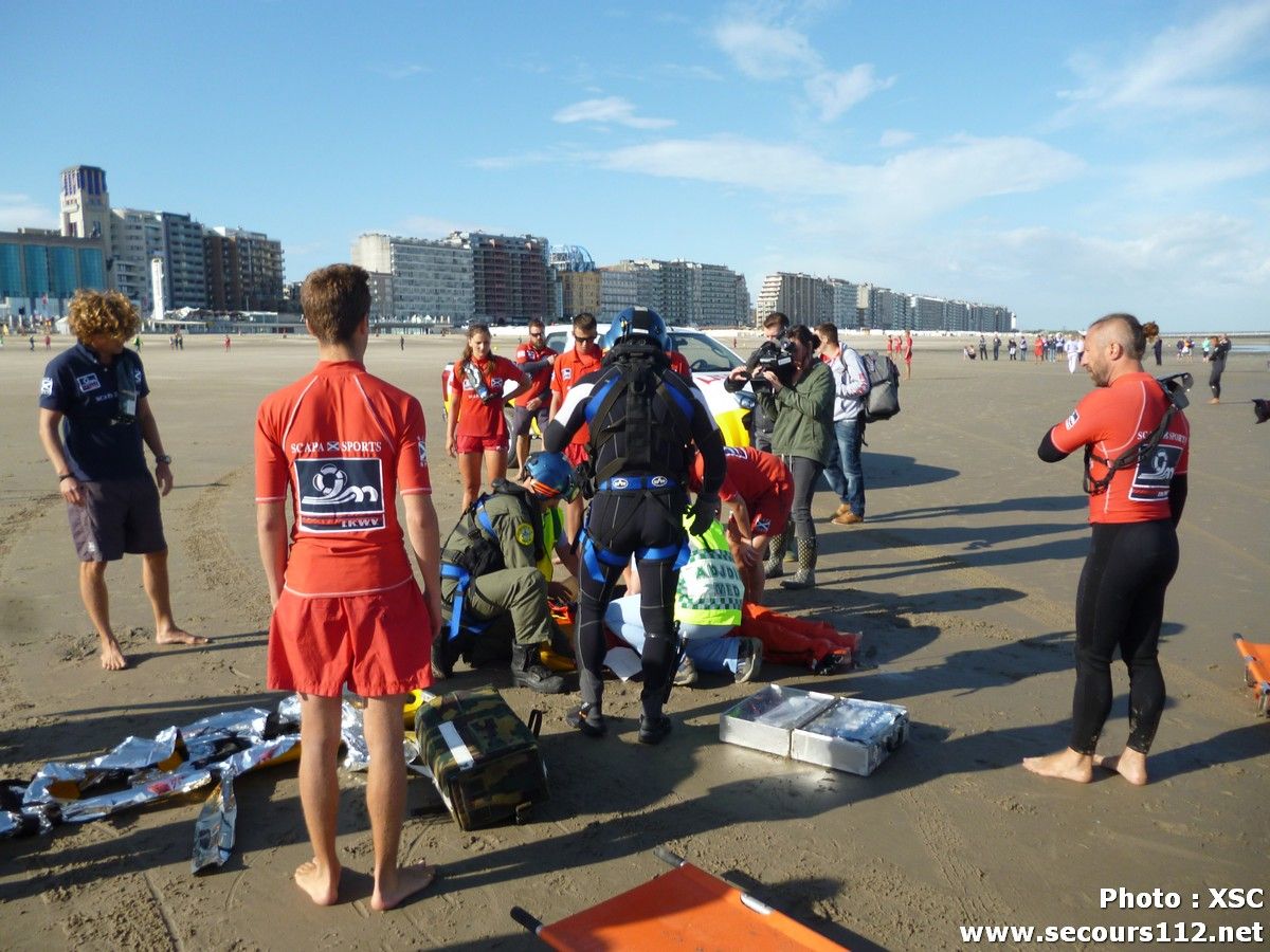 Exercice secours côtiers à Blankenberge (aout 2014 + photos) Zee2014%202