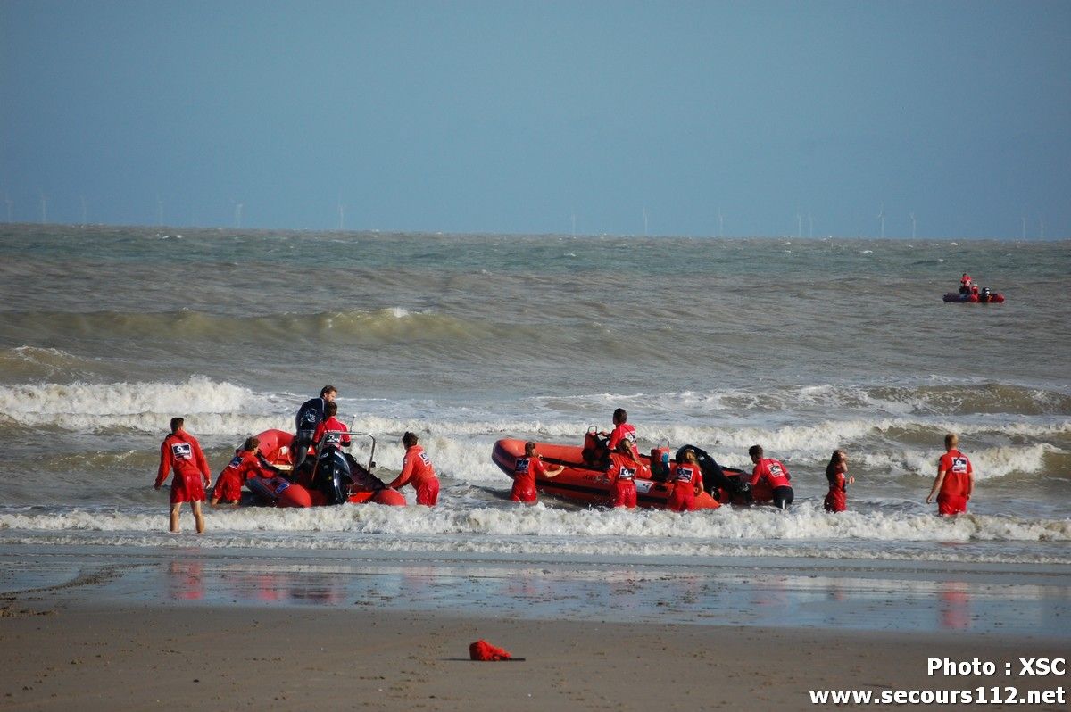 Exercice secours côtiers à Blankenberge (aout 2014 + photos) Zee2014%2032