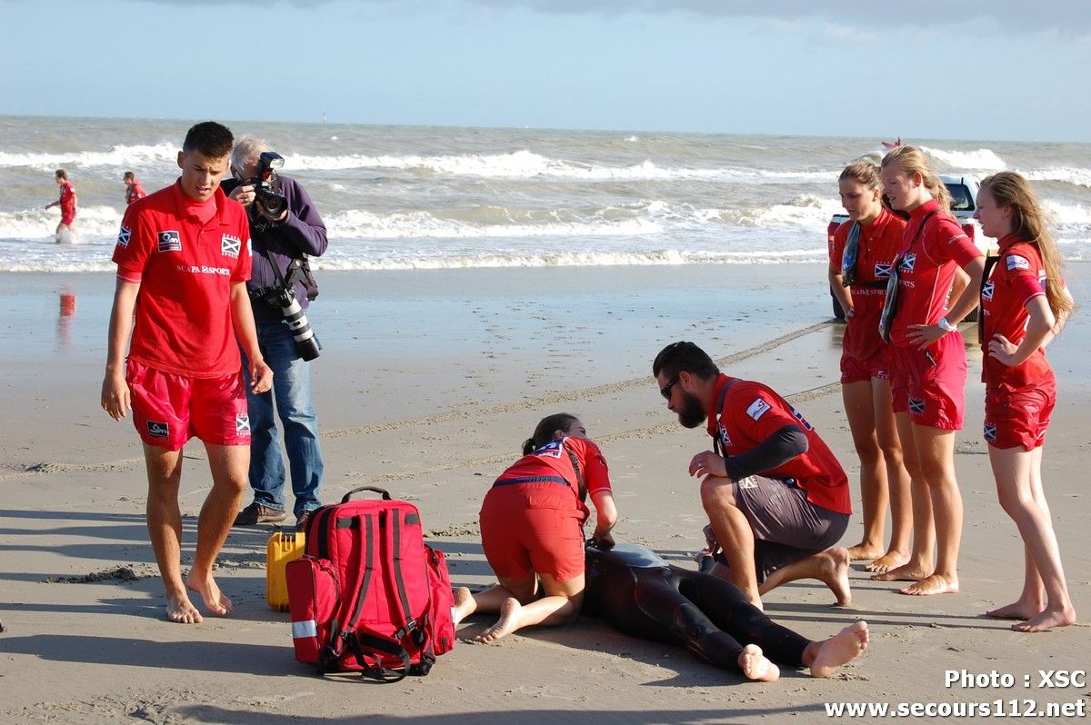 Exercice secours côtiers à Blankenberge (aout 2014 + photos) Zee2014%2038