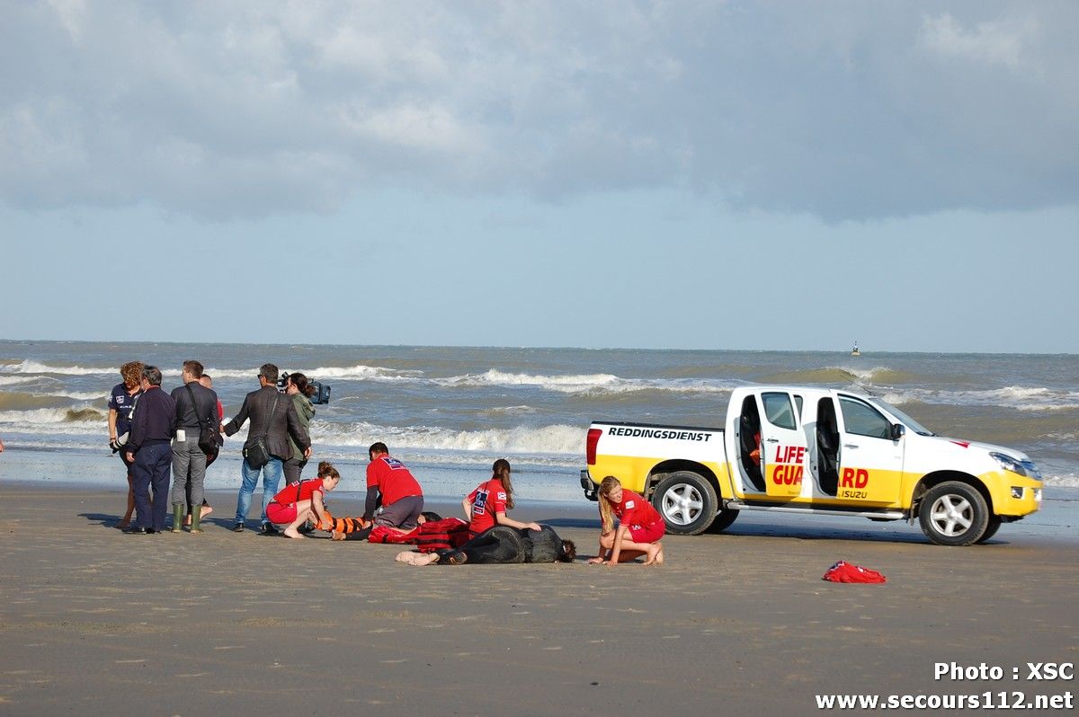 Exercice secours côtiers à Blankenberge (aout 2014 + photos) Zee2014%2061