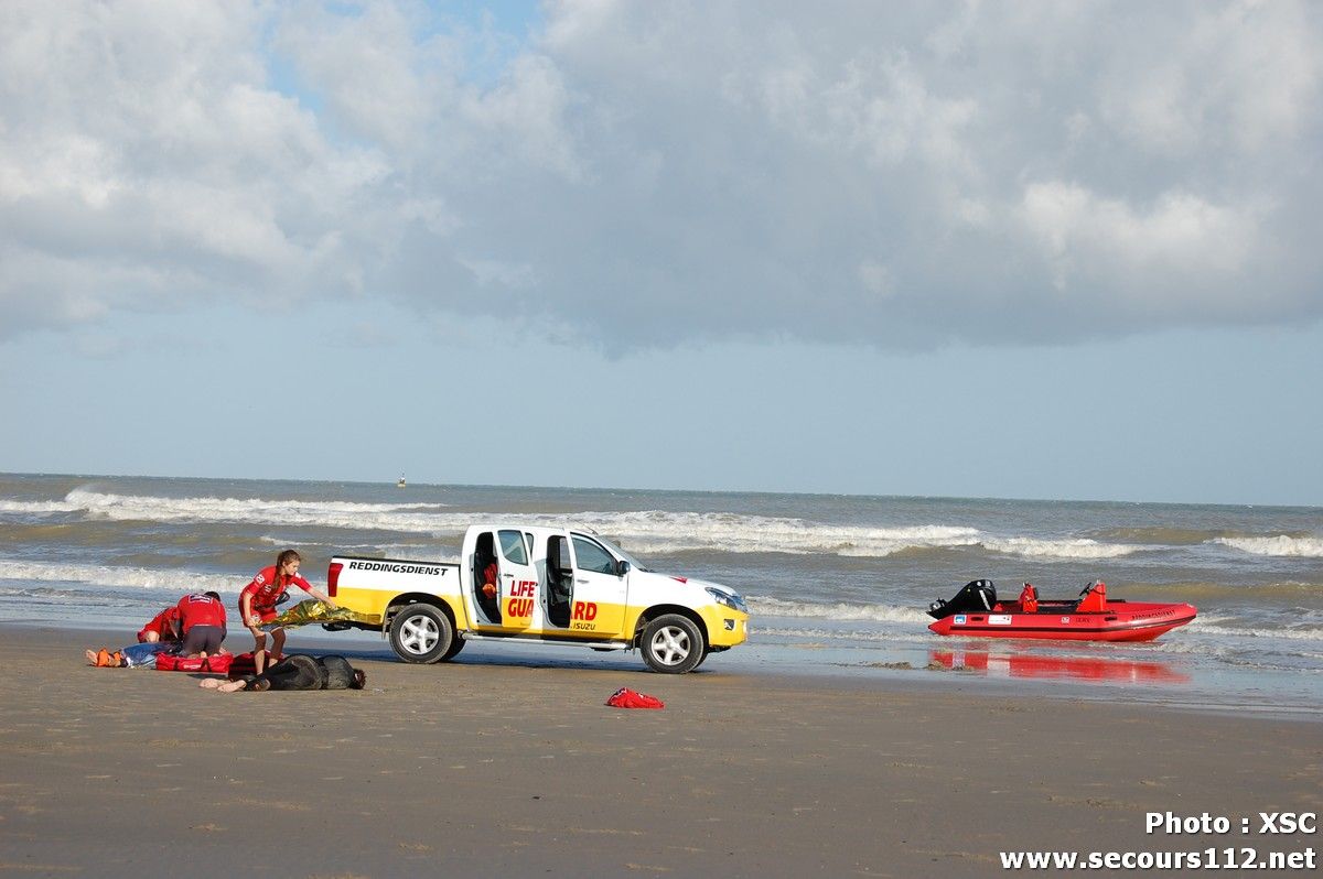 Exercice secours côtiers à Blankenberge (aout 2014 + photos) Zee2014%2078