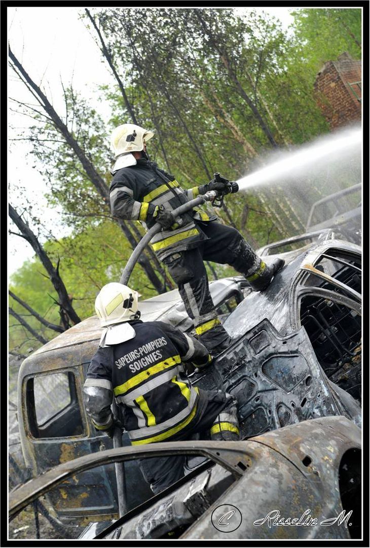Important incendie à Soignies 18 mai 2012 PIN_0393-1