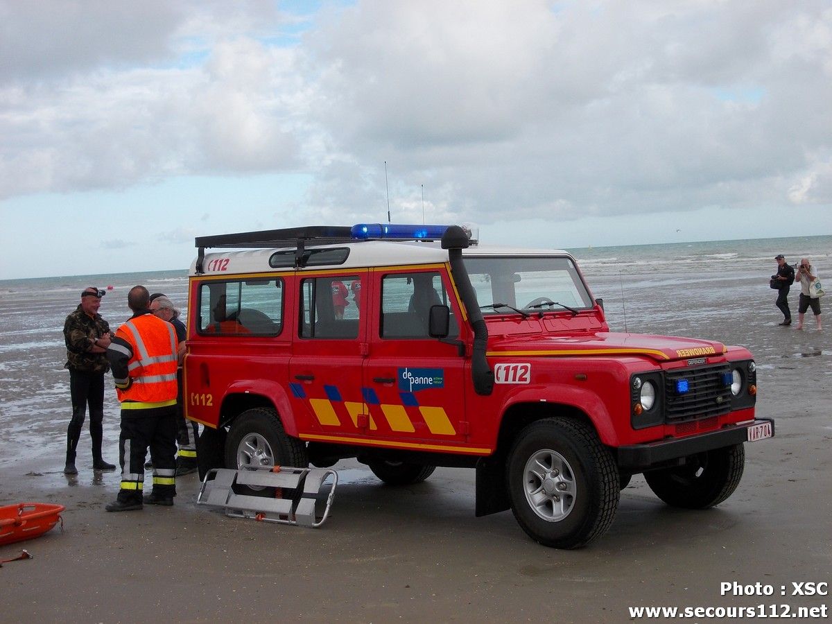 De Panne : Premier exercice de sauvetage côtier avec le nouvel hélicoptère NH90 (4/08/2015 + photos) Th_DSCN0896_tn