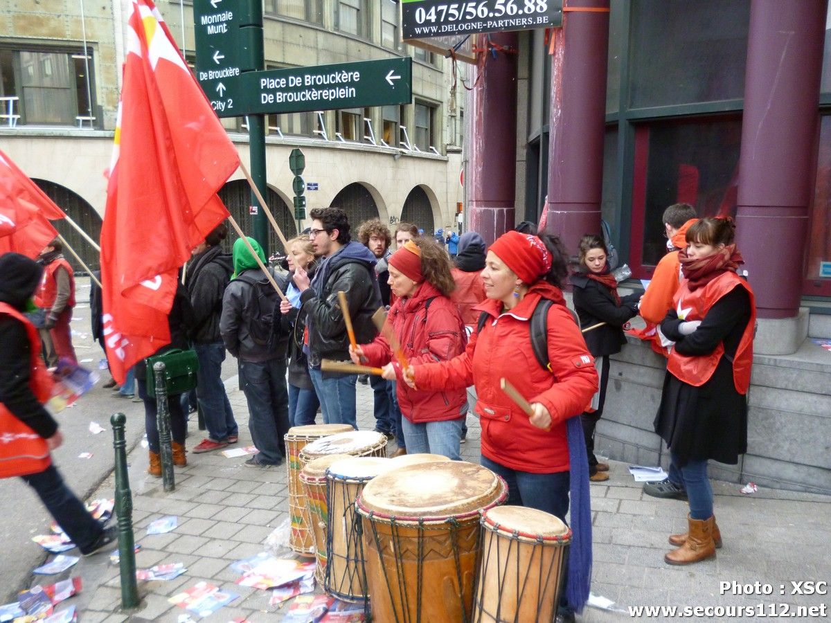 Manifestations à Bruxelles + photos - Page 3 P1010914_tn