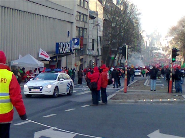 Manifestations à Bruxelles + photos - Page 3 Photo0017