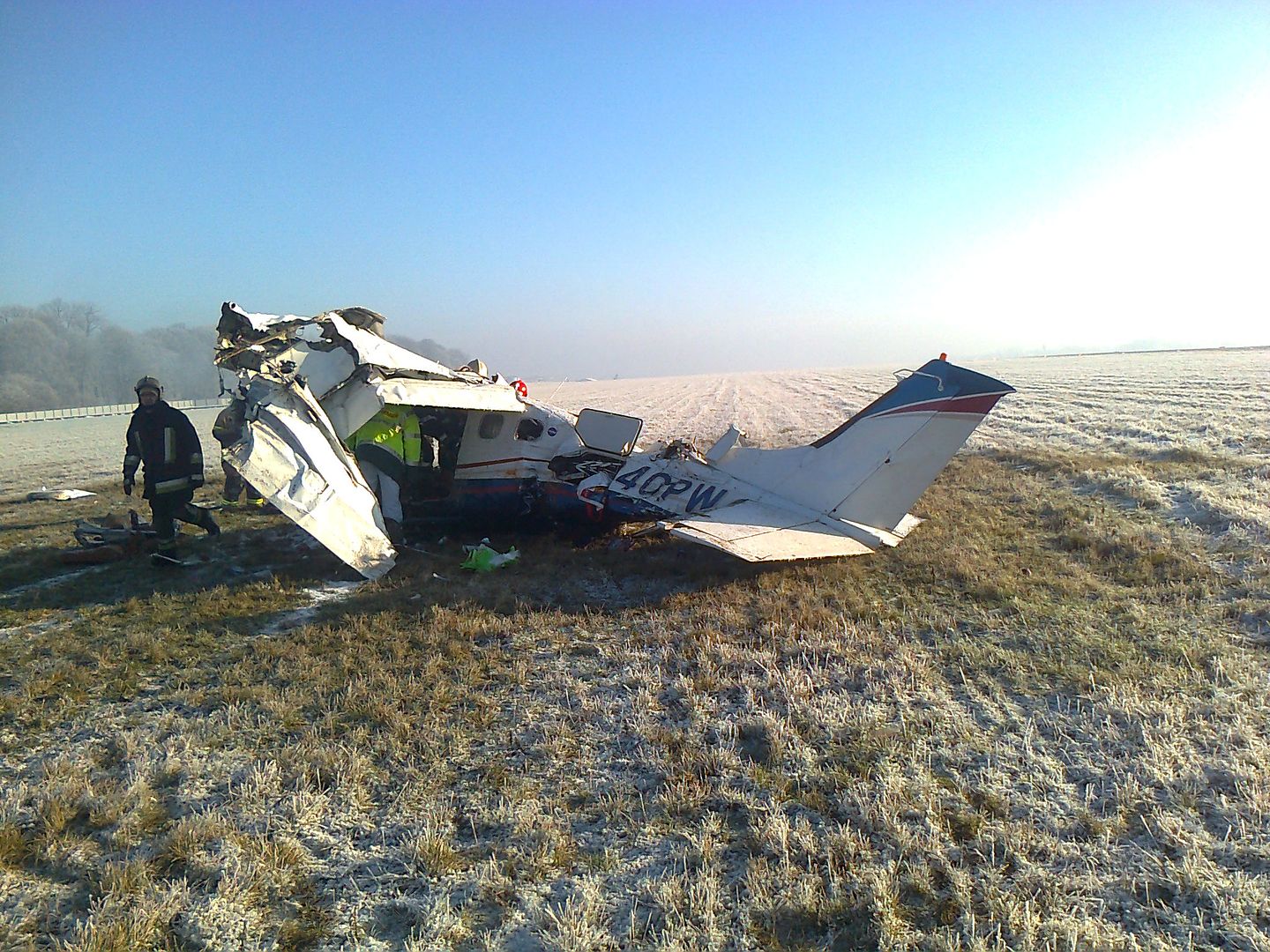 Crash d'un petit avion de tourisme à l'aéroport de Charleroi ce samedi 9/02/2013 + photos Photo0166