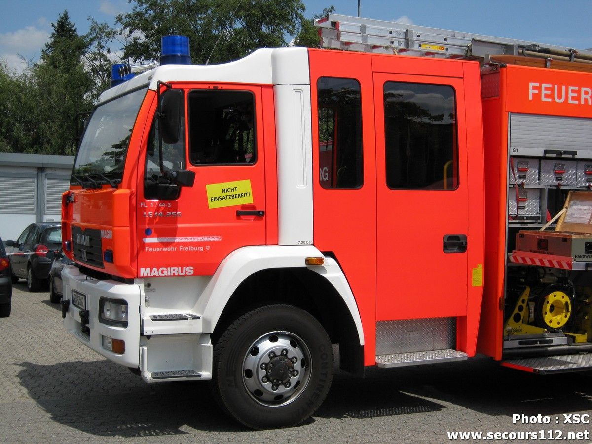 Feuerwehr Freiburg im Breisgau FreiburgIMG_330173_tn