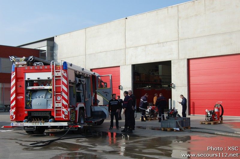 Firetechnics : autopompe AT de 3ème génération !!! + photos DSC_0441_tn