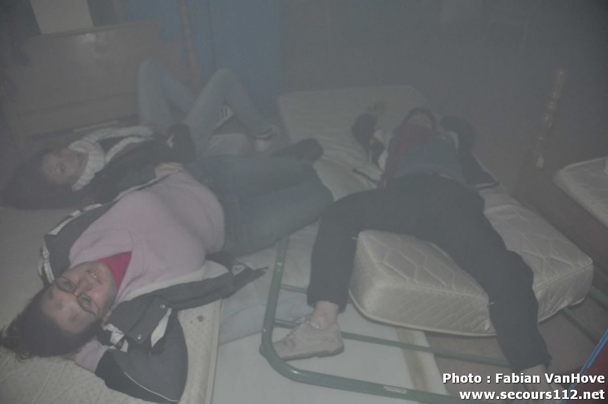 NYF911 - BEAUMONT : EXERCICE CATASTROPHE : 60 jeunes intoxiqués à l’internat (23/11/2011 + photos) Tn_DSC_0365_tn
