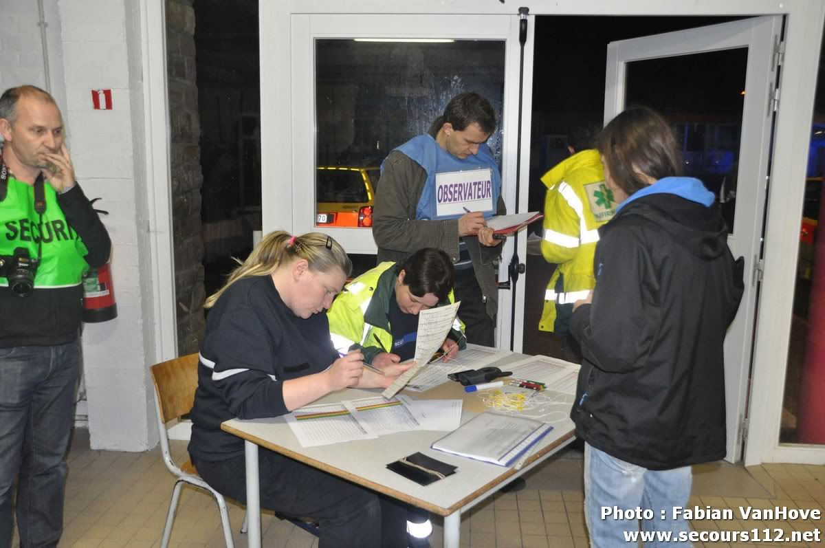 NYF911 - BEAUMONT : EXERCICE CATASTROPHE : 60 jeunes intoxiqués à l’internat (23/11/2011 + photos) Tn_DSC_0543_tn-1